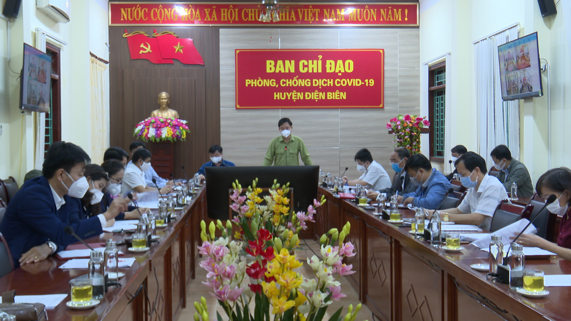 ANH_PHONG-CHONG-LAY-NHIEM-CHEO0.jpg