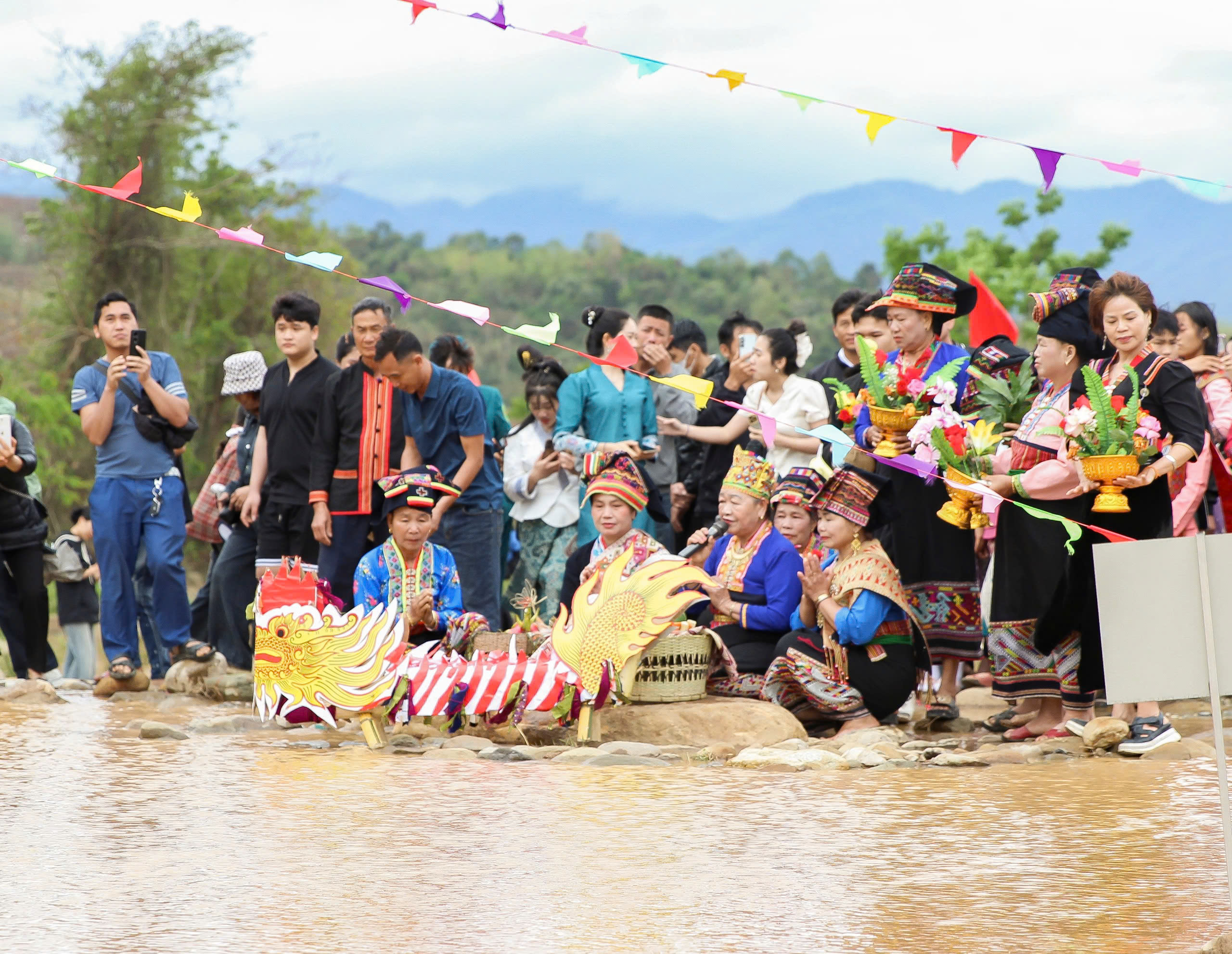 Tet-Te-Nuoc-2025-10.jpg