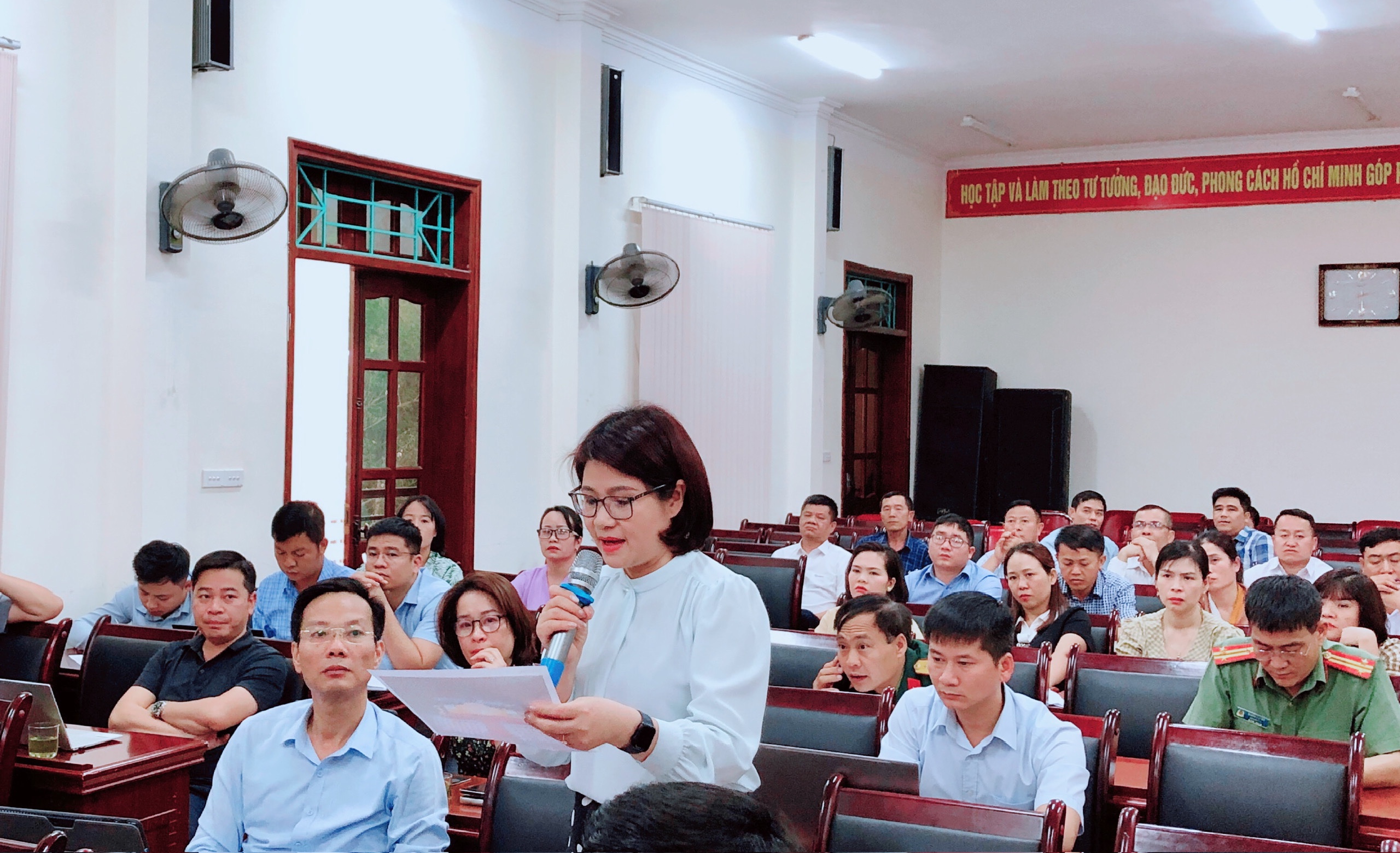 Hop-Le-hoi-Thanh-Ban-Phu-2.jpg